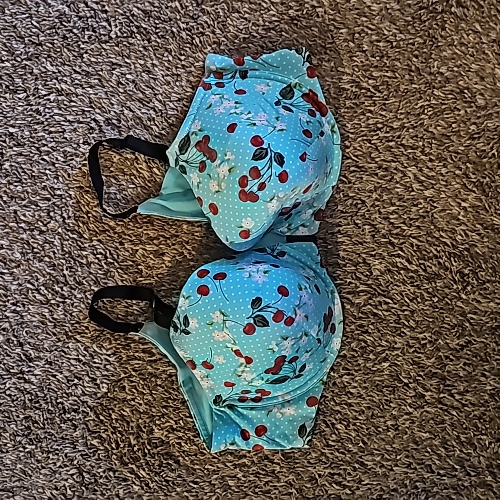 NWOT  Torrid front closure bra